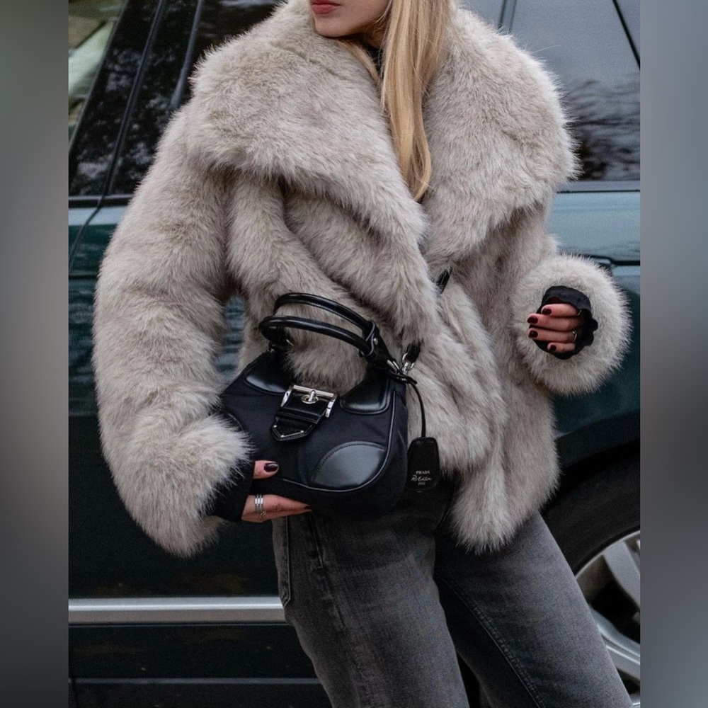 New w no tag-FAUX FUR JACKET